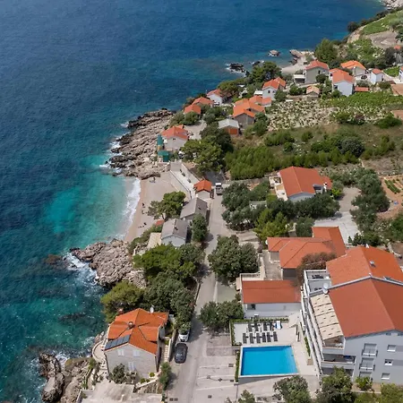 1 Bedroom Stunning In Dingac Gornji Dingač