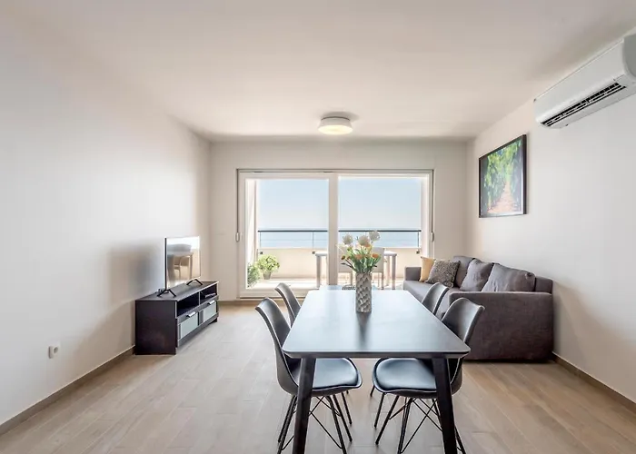 1 Bedroom Stunning In Dingac 아파트 *