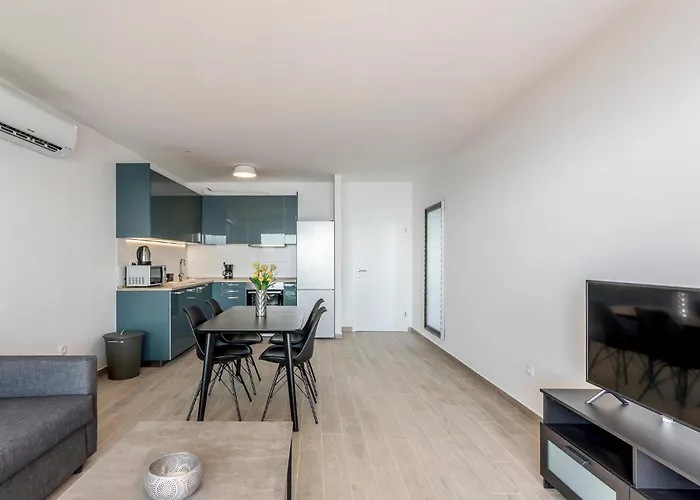 1 Bedroom Stunning In Dingac 아파트 Gornji Dingač